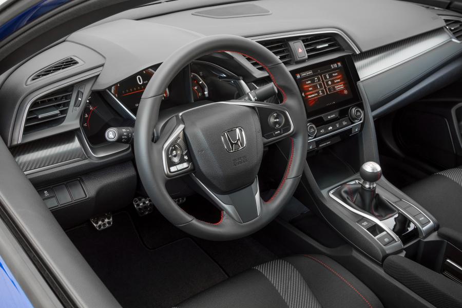 Интерьер Honda Civic Si Sedan 2017 года  (NA) (фото 33 из 48)